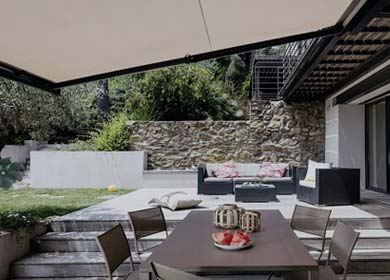 SBlinds and screens to protect your home in Orlando, Winterhaven, FLy